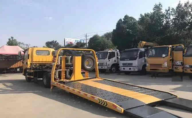 大足区汽车中途维修案例
